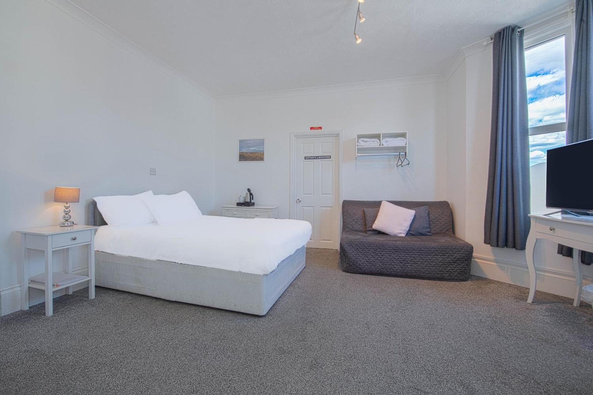 Oyo Pier Hotel Clacton-on-Sea Exterior foto